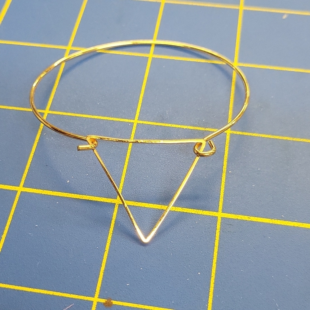 Gold Tone Triangle Bracelet 5"